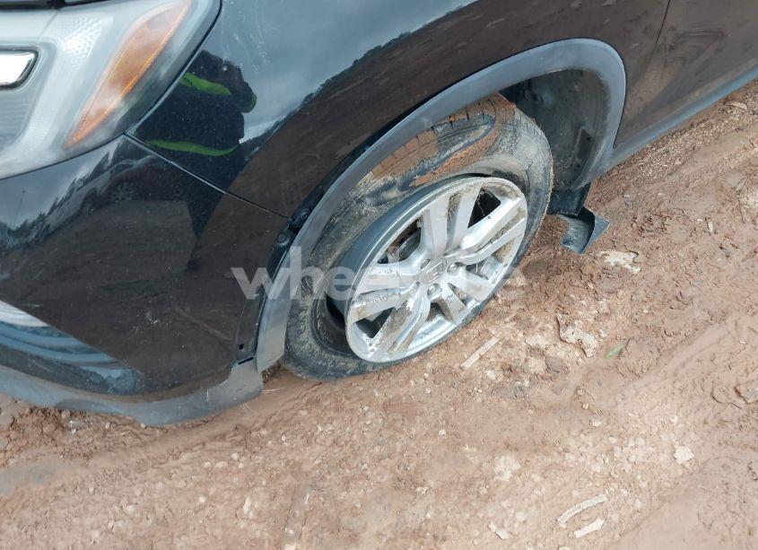 Photo 19 of 2018 Honda Pilot LX (VIN 5FNYF5H13JB022105)