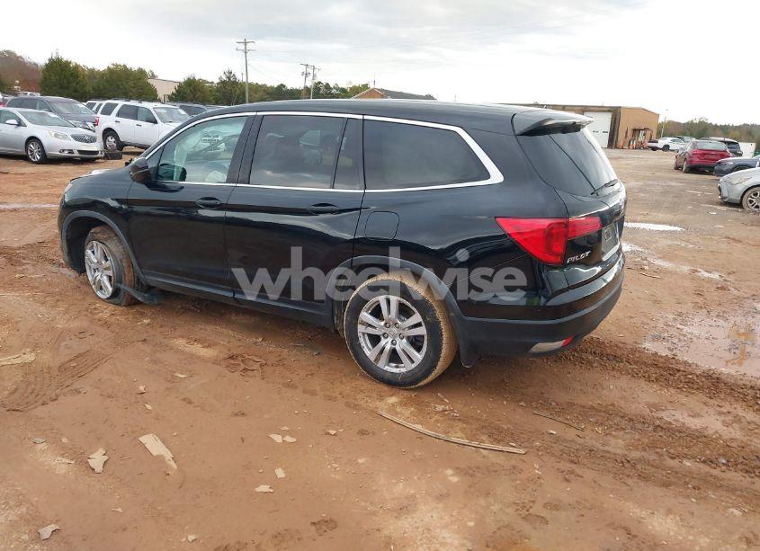 Photo 3 of 2018 Honda Pilot LX (VIN 5FNYF5H13JB022105)