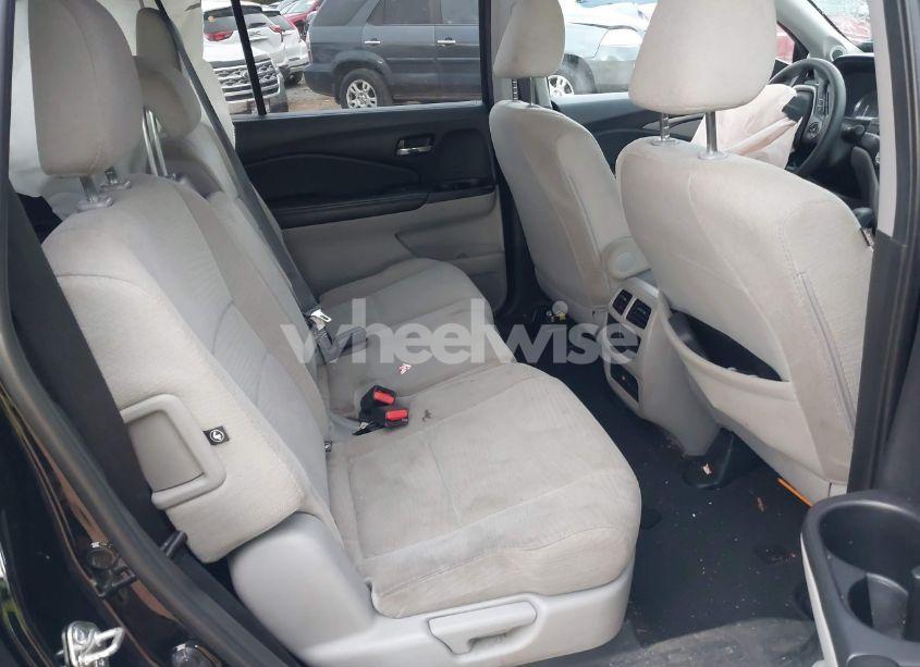 Photo 8 of 2018 Honda Pilot LX (VIN 5FNYF5H13JB022105)