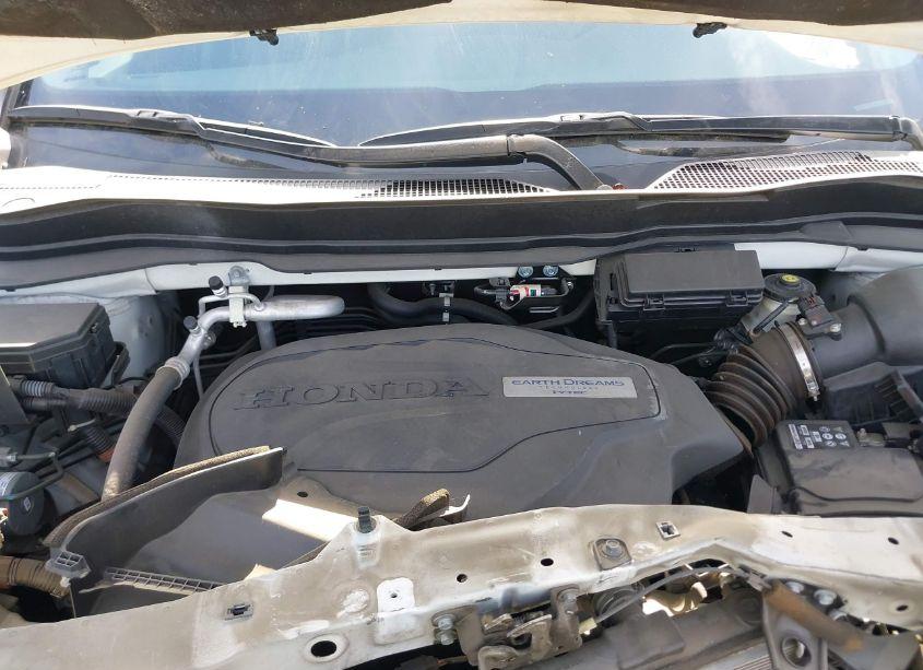 Photo 10 of 2019 Honda Pilot LX (VIN 5FNYF5H13KB022798)