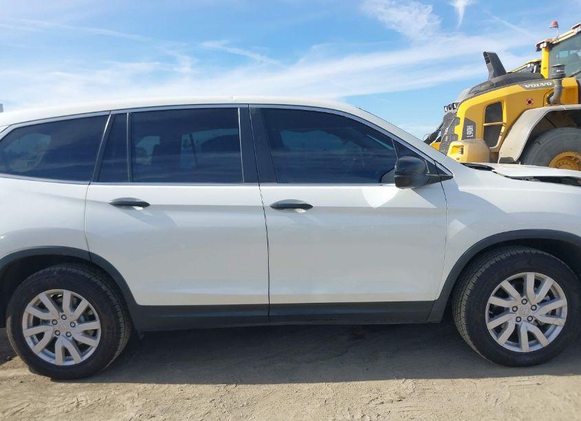 Photo 13 of 2019 Honda Pilot LX (VIN 5FNYF5H13KB022798)