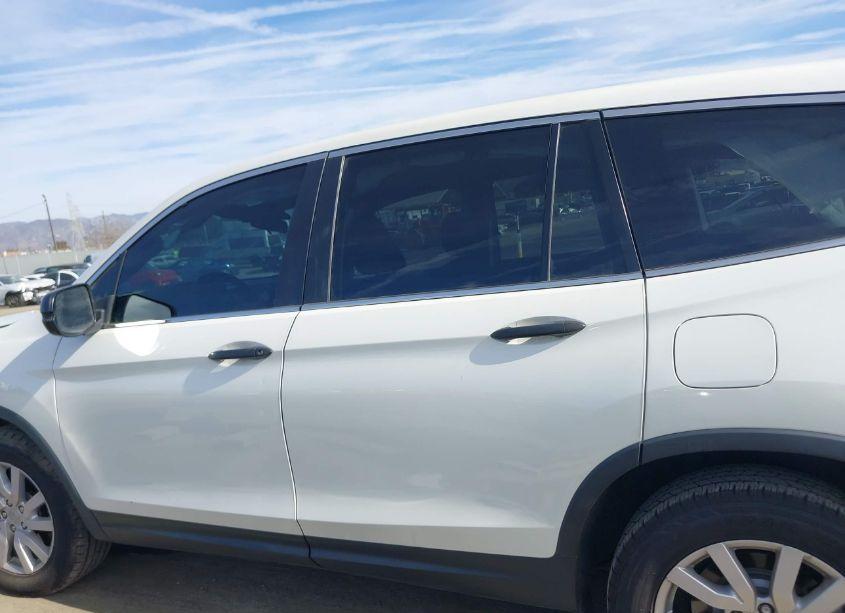 Photo 14 of 2019 Honda Pilot LX (VIN 5FNYF5H13KB022798)