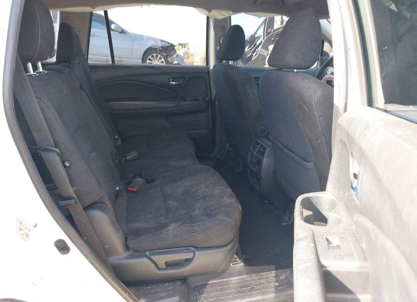 Photo 8 of 2019 Honda Pilot LX (VIN 5FNYF5H13KB022798)