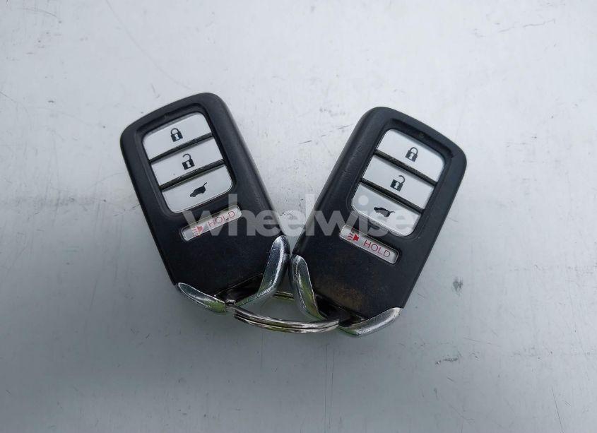 Photo 11 of 2016 Honda Pilot LX (VIN 5FNYF5H14GB037205)