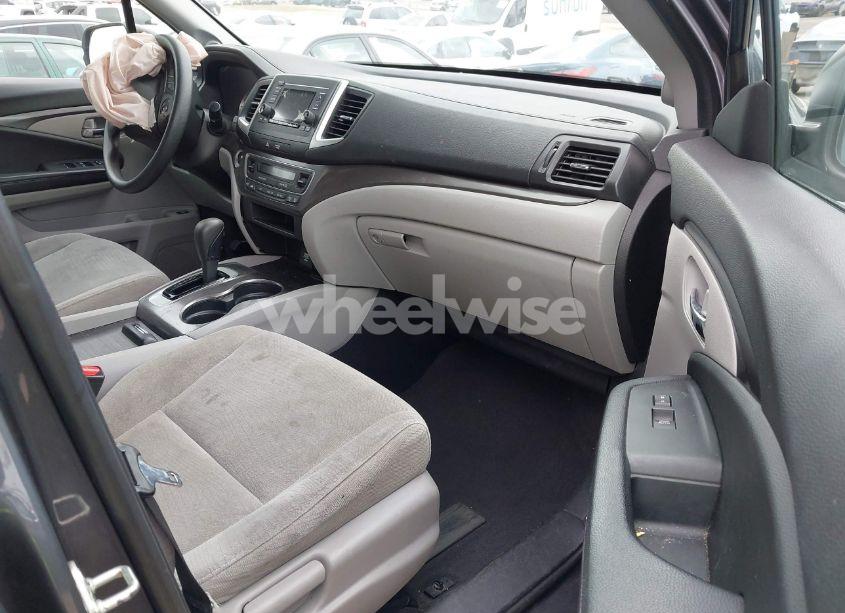 Photo 5 of 2016 Honda Pilot LX (VIN 5FNYF5H14GB037205)