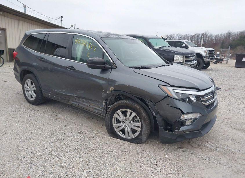 2017 Honda Pilot LX (VIN 5FNYF5H16HB003039) main photo