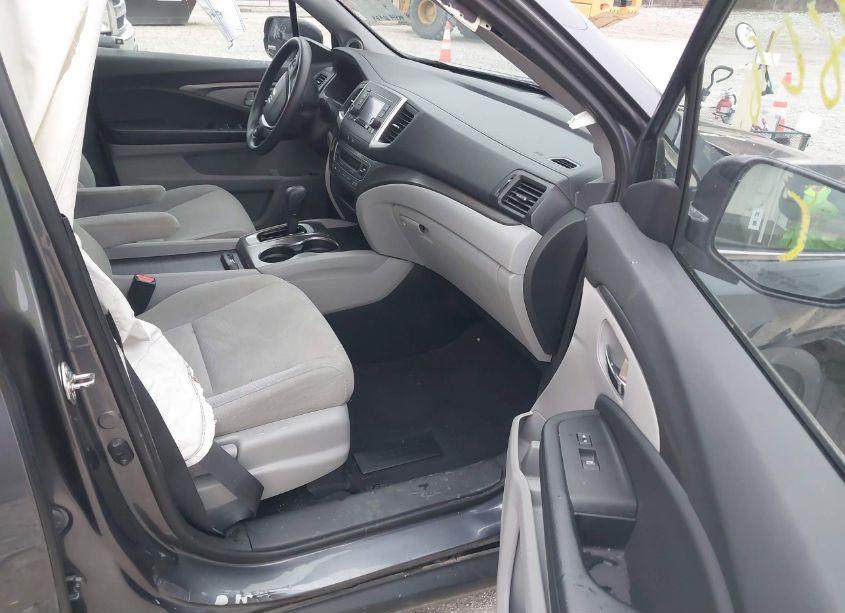 Photo 5 of 2017 Honda Pilot LX (VIN 5FNYF5H16HB003039)