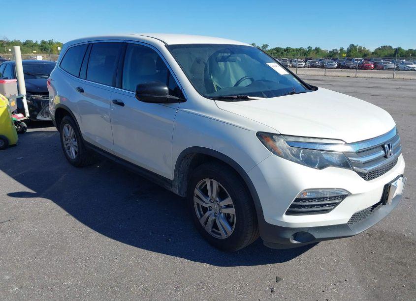 2018 Honda Pilot LX (VIN 5FNYF5H16JB031722) main photo