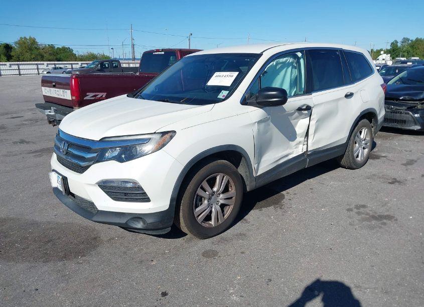 Photo 2 of 2018 Honda Pilot LX (VIN 5FNYF5H16JB031722)
