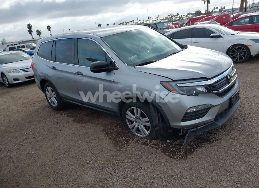 2018 Honda Pilot LX (VIN 5FNYF5H18JB016185) main photo