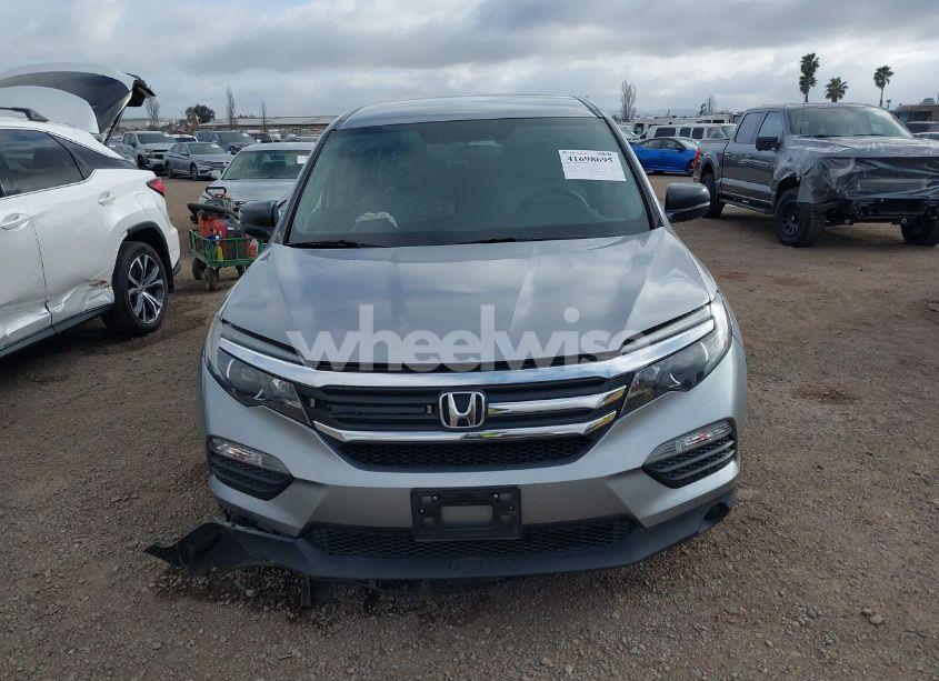 Photo 12 of 2018 Honda Pilot LX (VIN 5FNYF5H18JB016185)