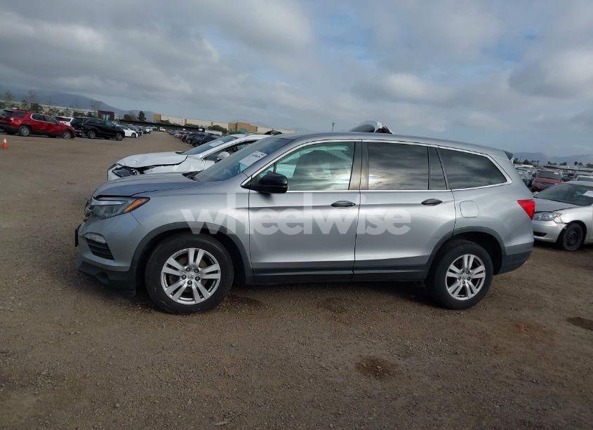 Photo 14 of 2018 Honda Pilot LX (VIN 5FNYF5H18JB016185)