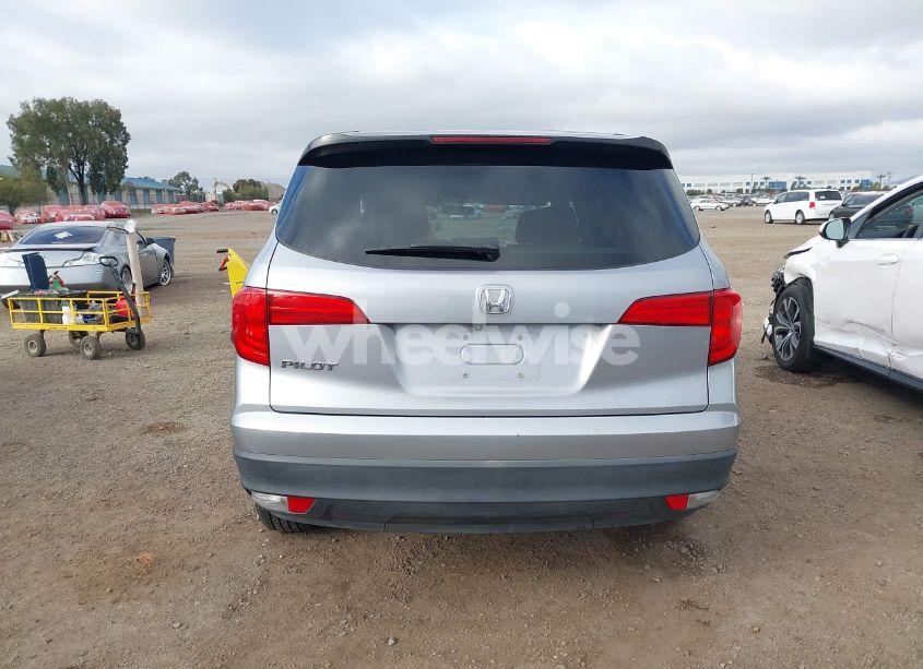 Photo 16 of 2018 Honda Pilot LX (VIN 5FNYF5H18JB016185)