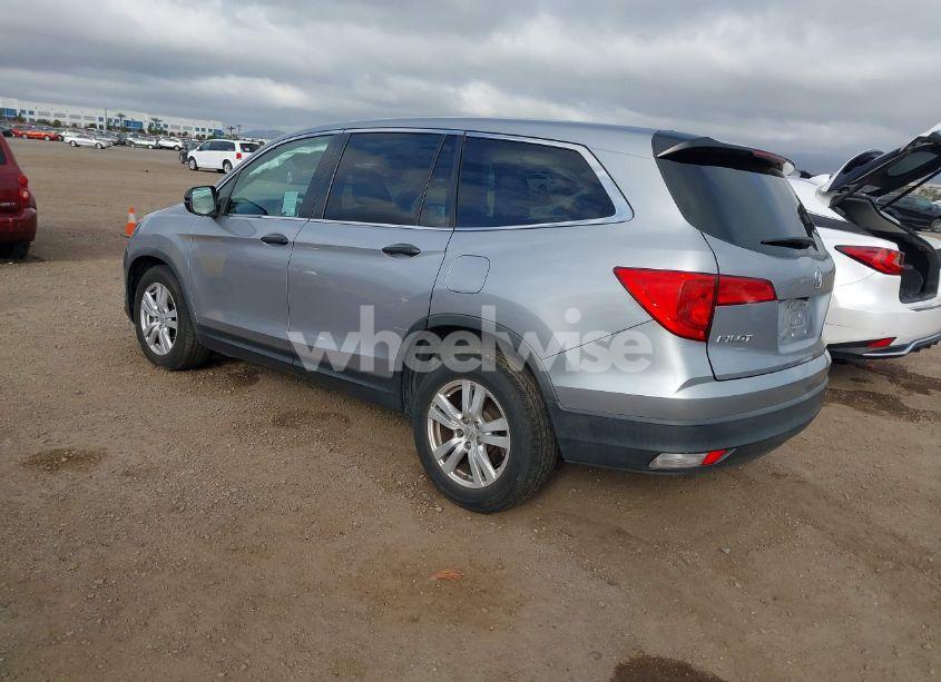 Photo 3 of 2018 Honda Pilot LX (VIN 5FNYF5H18JB016185)