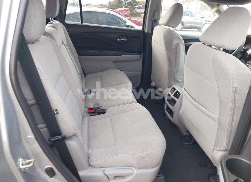 Photo 8 of 2018 Honda Pilot LX (VIN 5FNYF5H18JB016185)