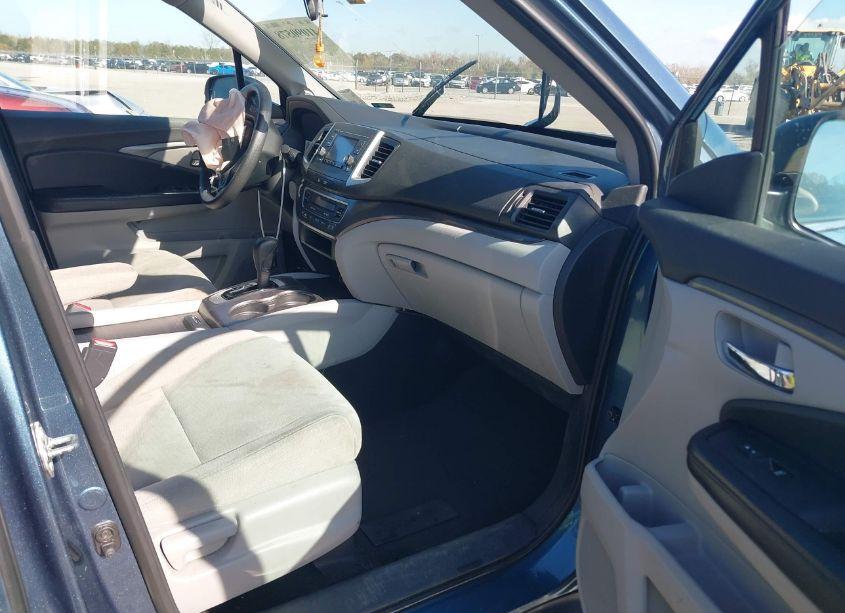 Photo 5 of 2016 Honda Pilot LX (VIN 5FNYF5H1XGB028654)