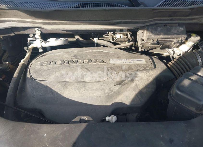 Photo 10 of 2019 Honda Pilot LX (VIN 5FNYF5H1XKB026833)