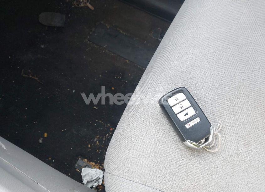 Photo 11 of 2019 Honda Pilot LX (VIN 5FNYF5H1XKB026833)