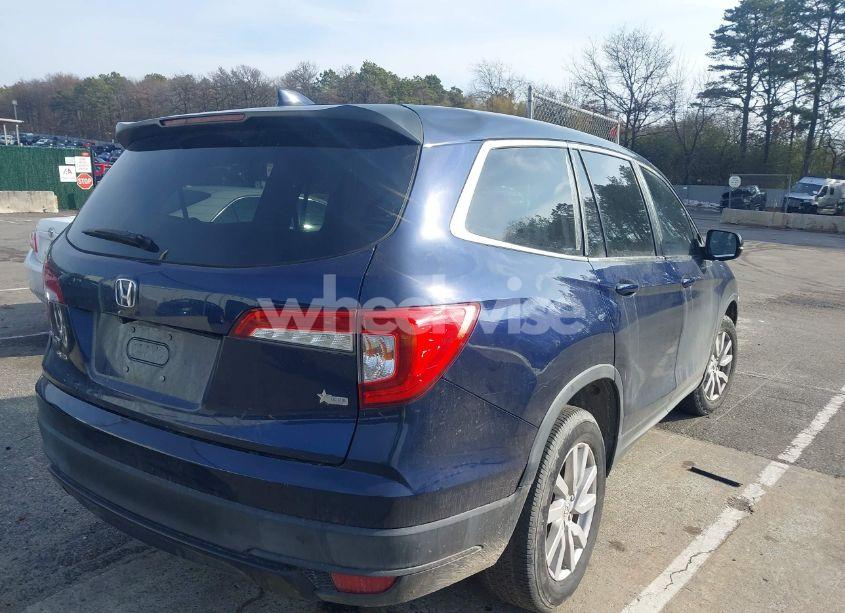 Photo 4 of 2019 Honda Pilot LX (VIN 5FNYF5H1XKB026833)