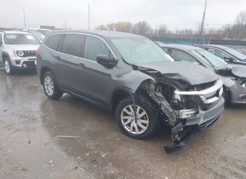 2019 Honda Pilot LX (VIN 5FNYF5H1XKB031739) main photo