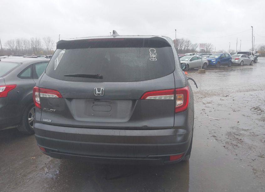 Photo 16 of 2019 Honda Pilot LX (VIN 5FNYF5H1XKB031739)