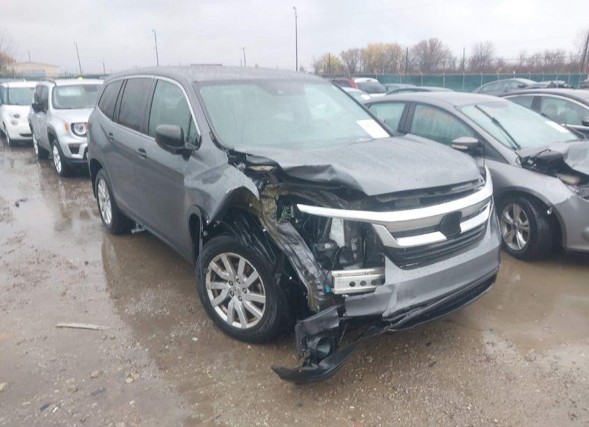 Photo 6 of 2019 Honda Pilot LX (VIN 5FNYF5H1XKB031739)