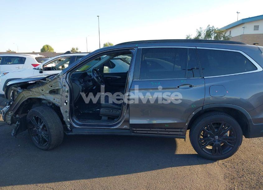 Photo 15 of 2021 Honda Pilot 2WD SPECIAL EDITION (VIN 5FNYF5H20MB017389)