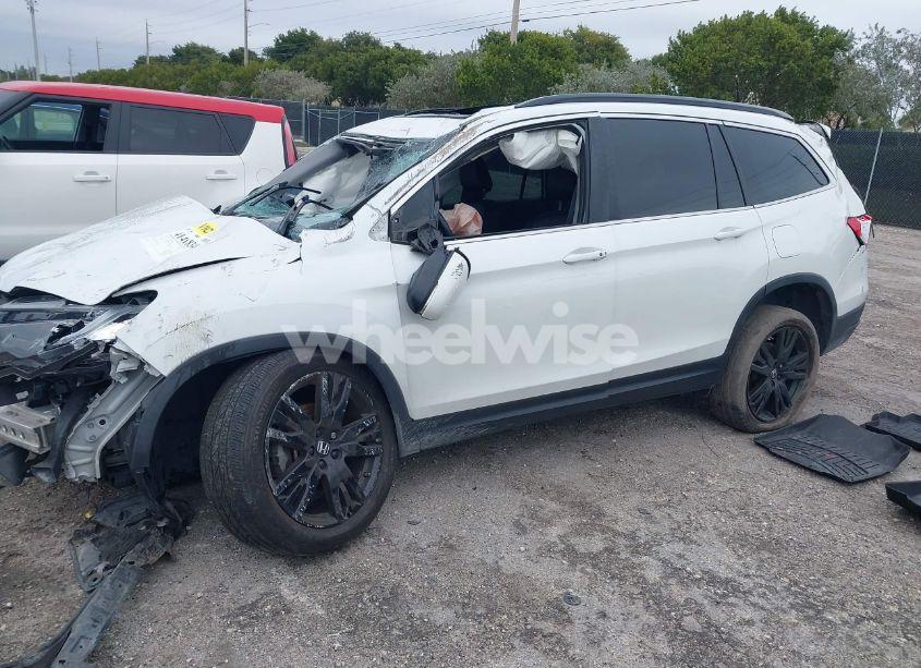 Photo 2 of 2021 Honda Pilot 2WD SPECIAL EDITION (VIN 5FNYF5H20MB017456)