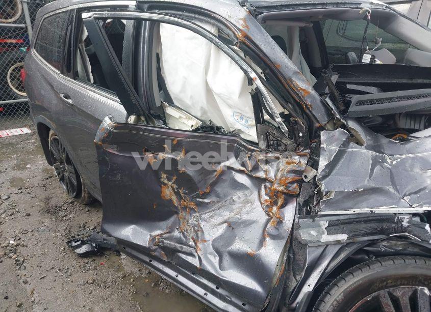 Photo 6 of 2021 Honda Pilot 2WD SPECIAL EDITION (VIN 5FNYF5H20MB032197)