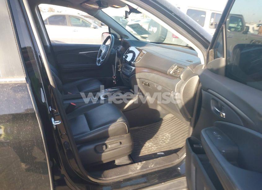 Photo 5 of 2021 Honda Pilot 2WD SPECIAL EDITION (VIN 5FNYF5H20MB043720)