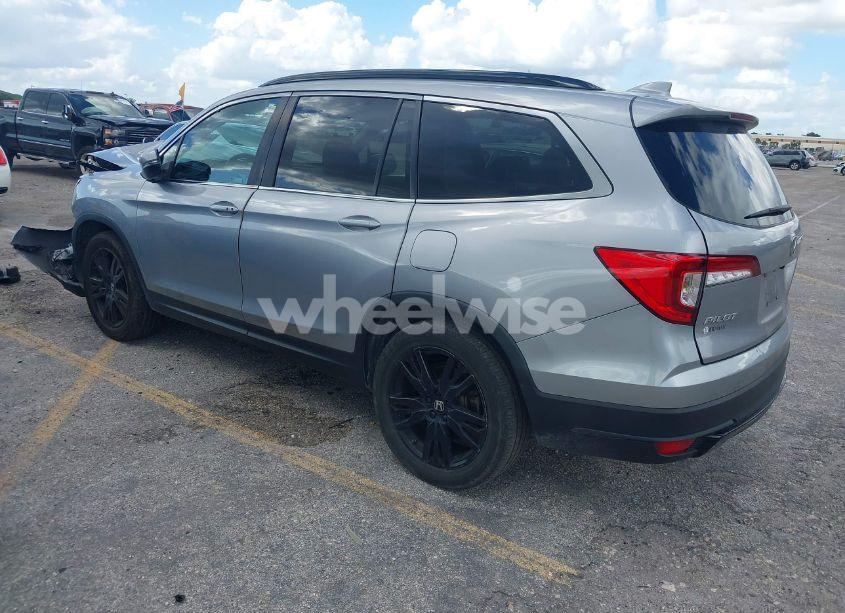 Photo 3 of 2022 Honda Pilot 2WD SPECIAL EDITION (VIN 5FNYF5H21NB012512)