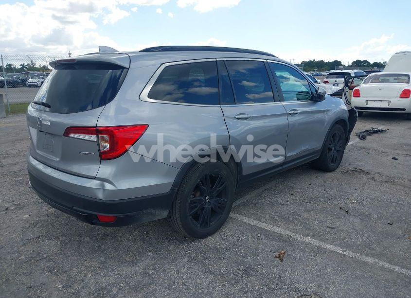 Photo 4 of 2022 Honda Pilot 2WD SPECIAL EDITION (VIN 5FNYF5H21NB012512)