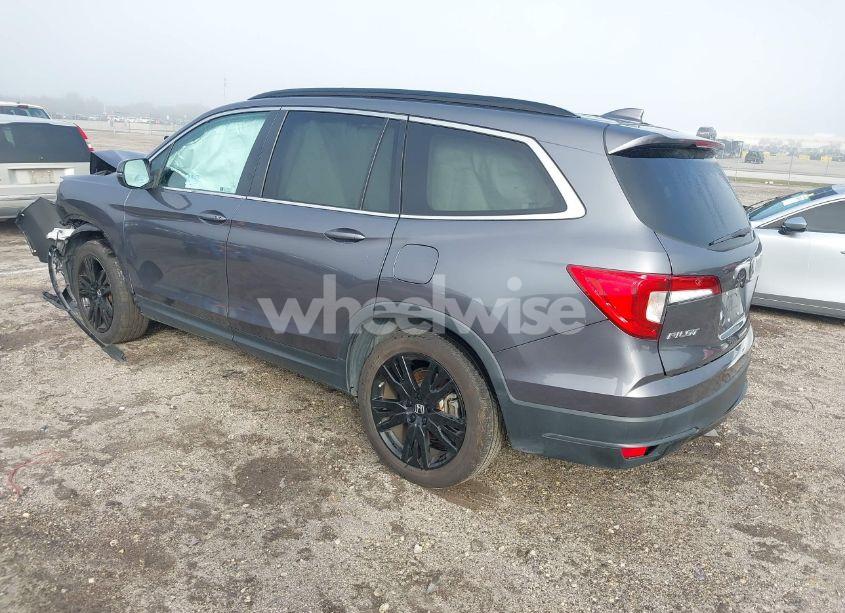 Photo 3 of 2022 Honda Pilot 2WD SPECIAL EDITION (VIN 5FNYF5H21NB024305)