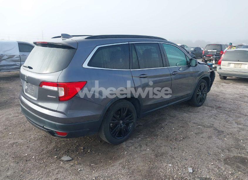 Photo 4 of 2022 Honda Pilot 2WD SPECIAL EDITION (VIN 5FNYF5H21NB024305)