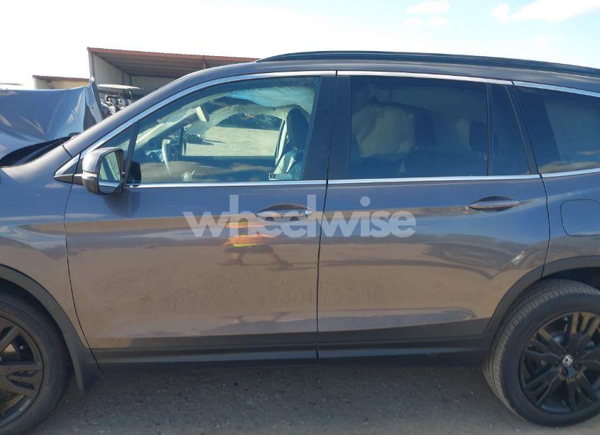 Photo 14 of 2022 Honda Pilot 2WD SPECIAL EDITION (VIN 5FNYF5H22NB001986)