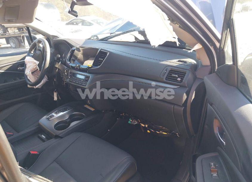 Photo 5 of 2022 Honda Pilot 2WD SPECIAL EDITION (VIN 5FNYF5H22NB001986)