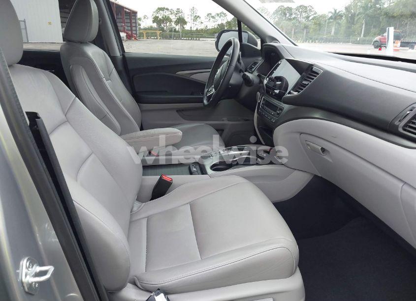 Photo 5 of 2022 Honda Pilot 2WD SPECIAL EDITION (VIN 5FNYF5H23NB018991)