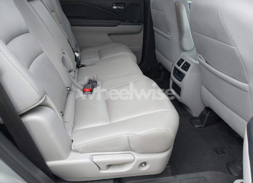 Photo 8 of 2022 Honda Pilot 2WD SPECIAL EDITION (VIN 5FNYF5H23NB018991)