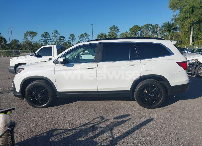 Photo 14 of 2021 Honda Pilot 2WD SPECIAL EDITION (VIN 5FNYF5H24MB037208)