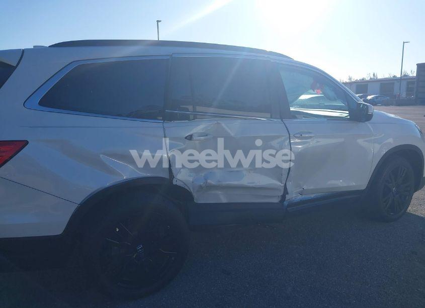 Photo 6 of 2021 Honda Pilot 2WD SPECIAL EDITION (VIN 5FNYF5H24MB037208)