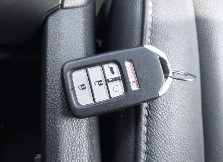 Photo 11 of 2021 Honda Pilot 2WD SPECIAL EDITION (VIN 5FNYF5H25MB026900)