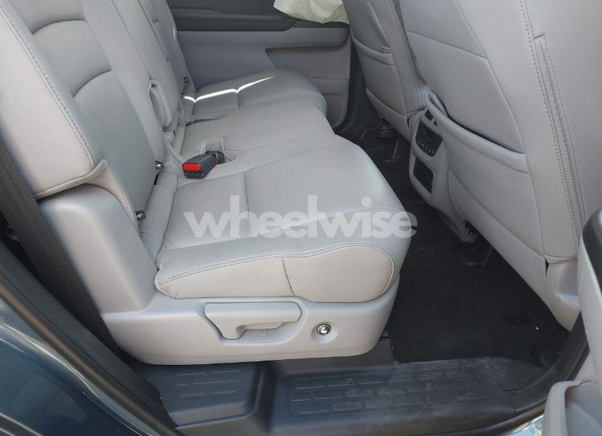 Photo 8 of 2021 Honda Pilot 2WD SPECIAL EDITION (VIN 5FNYF5H25MB041980)