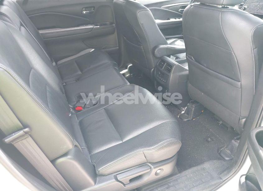 Photo 8 of 2022 Honda Pilot 2WD SPECIAL EDITION (VIN 5FNYF5H25NB003201)