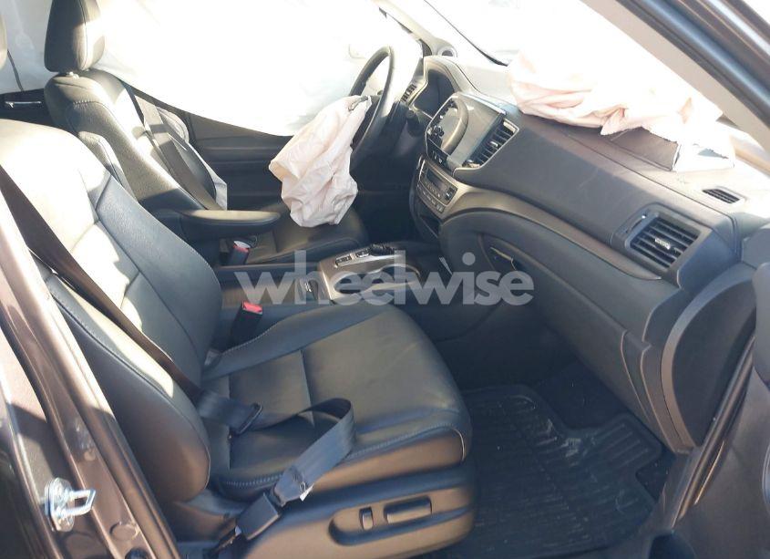 Photo 5 of 2022 Honda Pilot 2WD SPECIAL EDITION (VIN 5FNYF5H25NB035016)