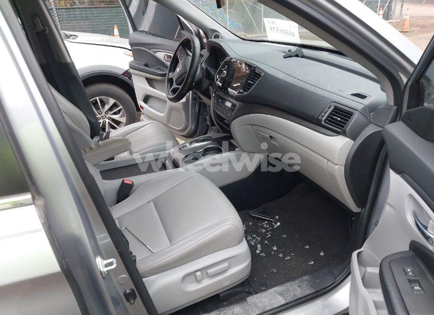 Photo 5 of 2021 Honda Pilot 2WD SPECIAL EDITION (VIN 5FNYF5H26MB032284)