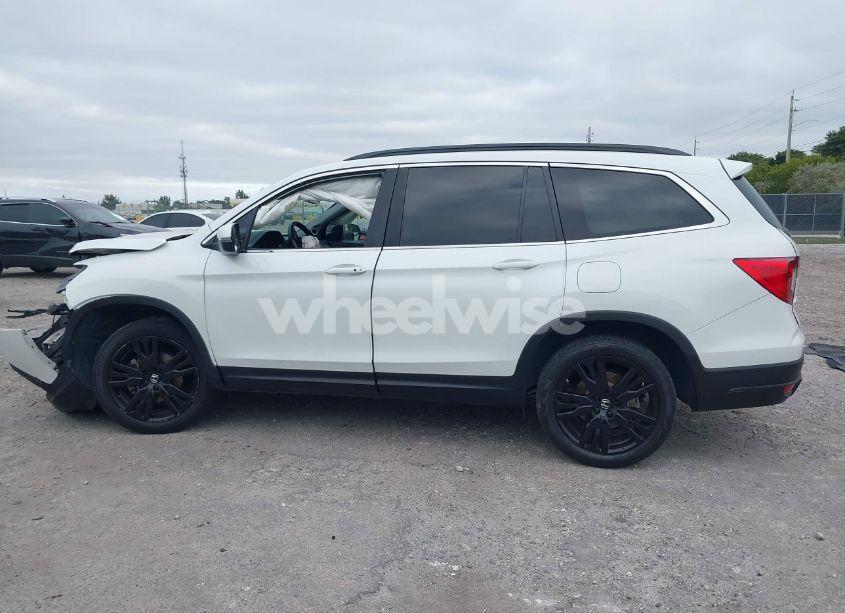 Photo 14 of 2021 Honda Pilot 2WD SPECIAL EDITION (VIN 5FNYF5H26MB037212)
