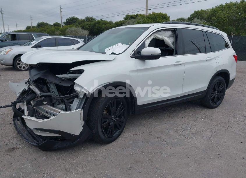 Photo 2 of 2021 Honda Pilot 2WD SPECIAL EDITION (VIN 5FNYF5H26MB037212)