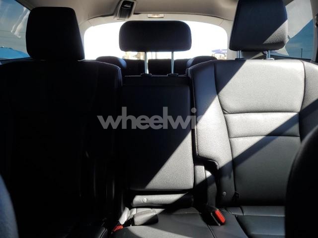 Photo 4 of 2022 HONDA PILOT SE (VIN 5FNYF5H26NB013266)