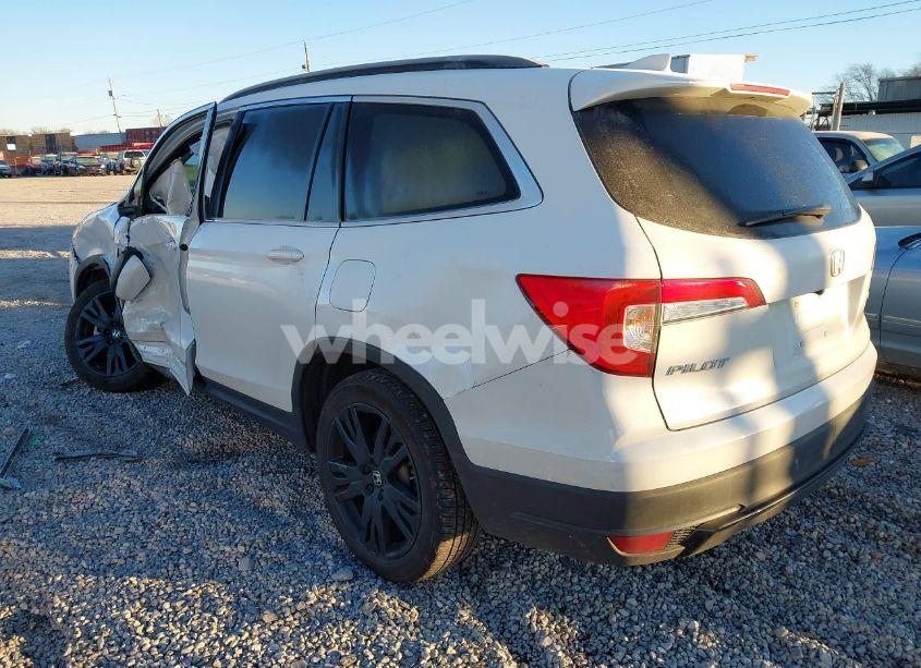 Photo 3 of 2022 Honda Pilot 2WD SPECIAL EDITION (VIN 5FNYF5H26NB028947)