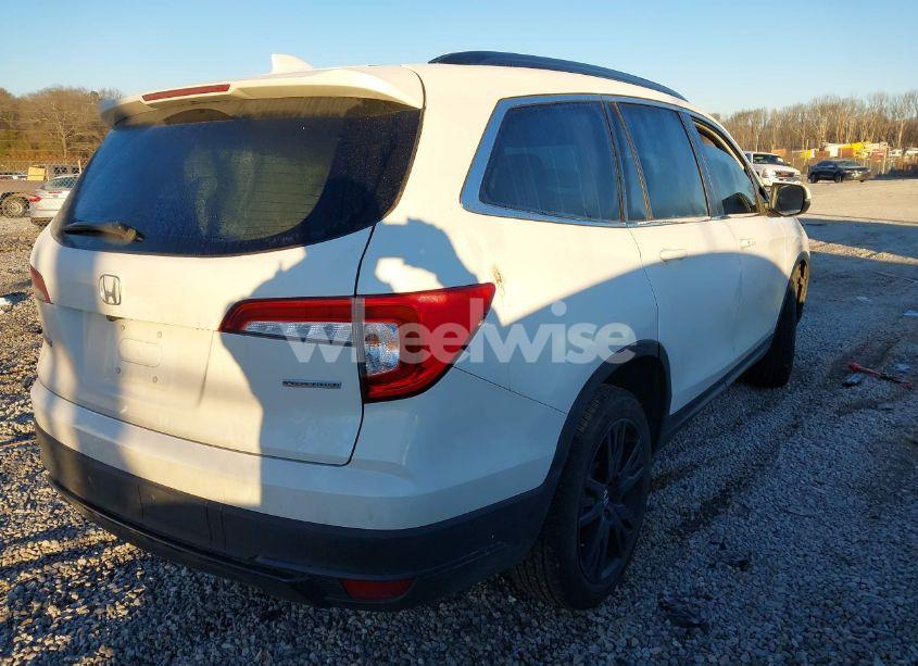 Photo 4 of 2022 Honda Pilot 2WD SPECIAL EDITION (VIN 5FNYF5H26NB028947)